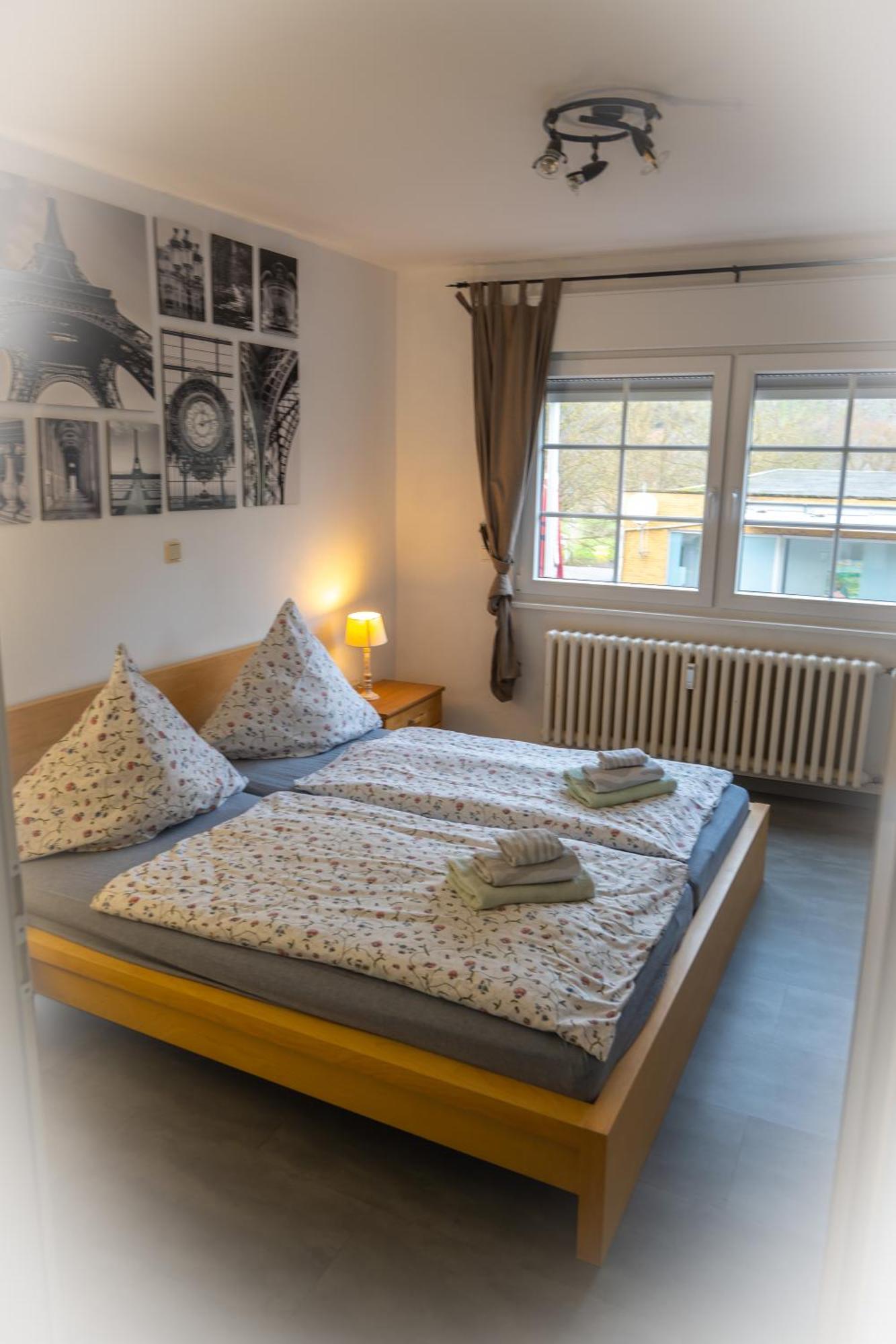 Ferienwohnung & Apartment Am Steinbrunnen Brauneberg Esterno foto