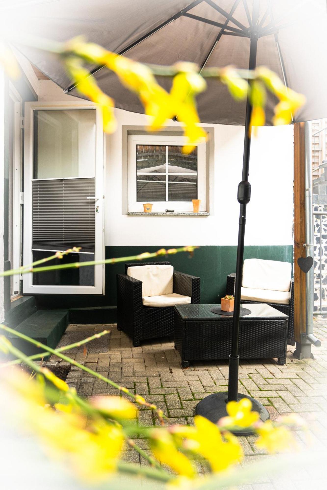 Ferienwohnung & Apartment Am Steinbrunnen Brauneberg Esterno foto